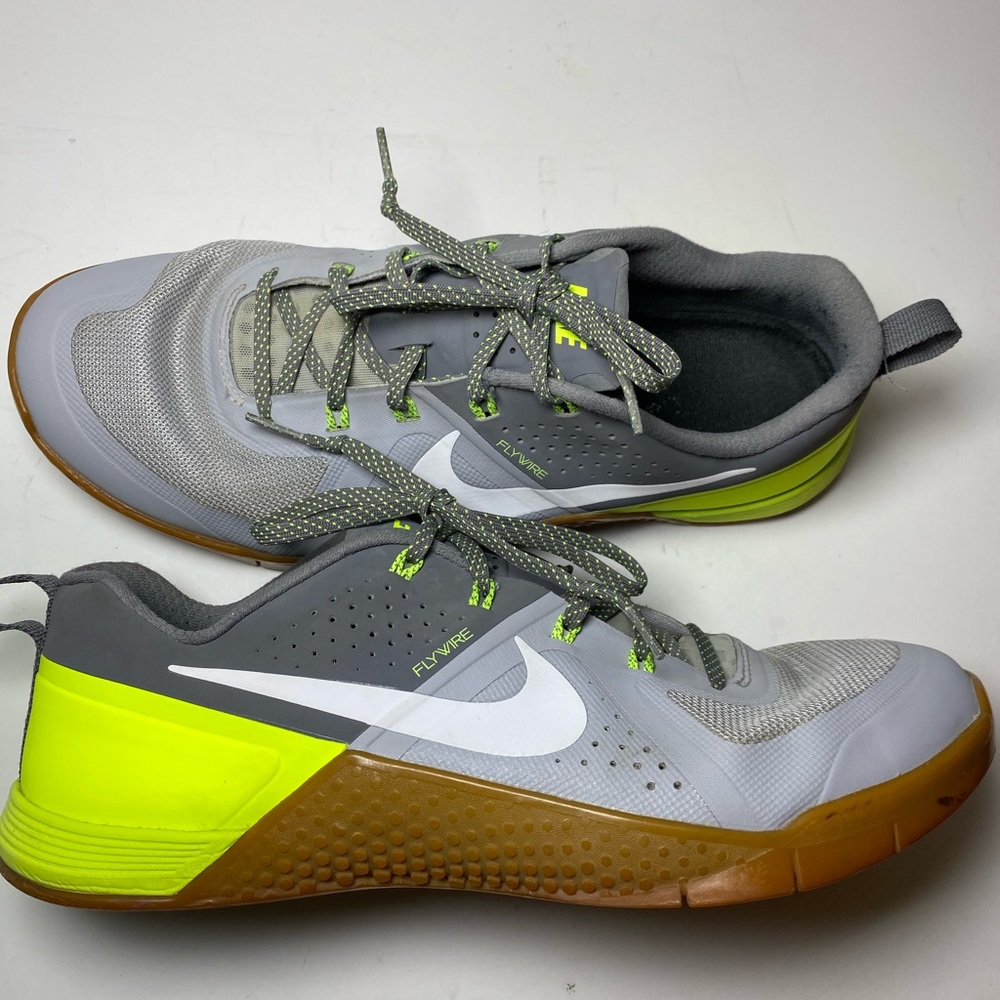 EUC Nike Metcon 1 Men US 12 Wolf Grey Volt Cool Grey Running Shoes 704688-017 C6 - Picture 4 of 8